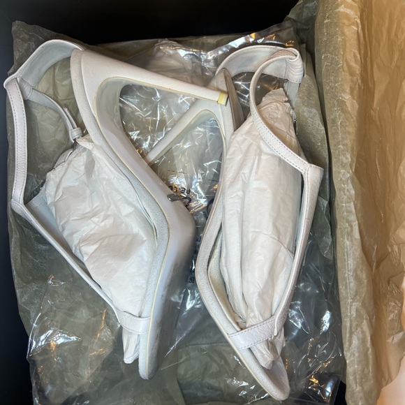 Burberry ankle strap sandals - Picture 3 of 7